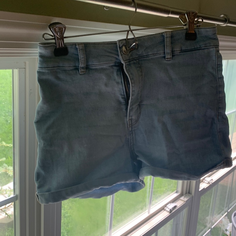 Light washed shorts